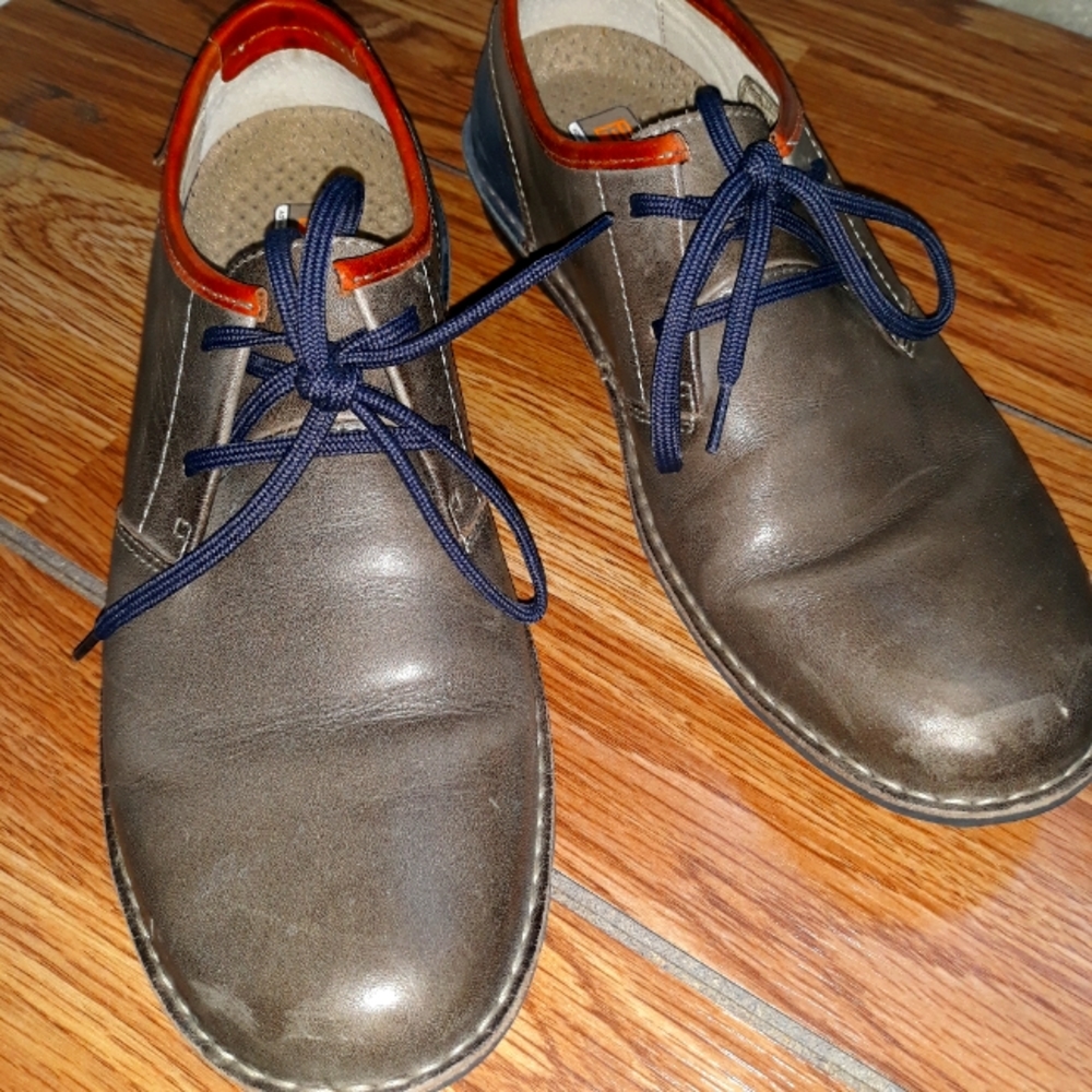 Pikolinos men's size 9 shoes.